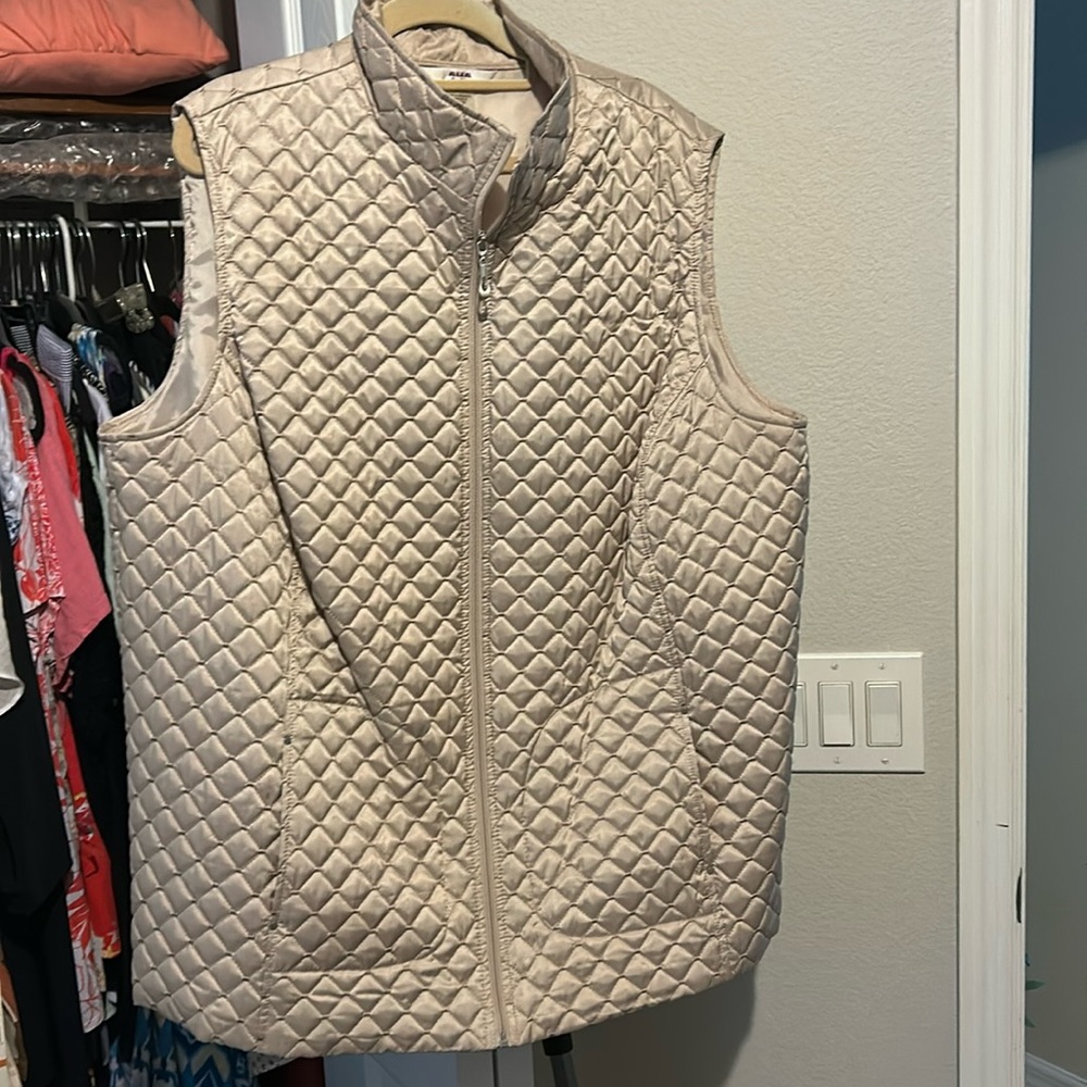 Thin quilted vest